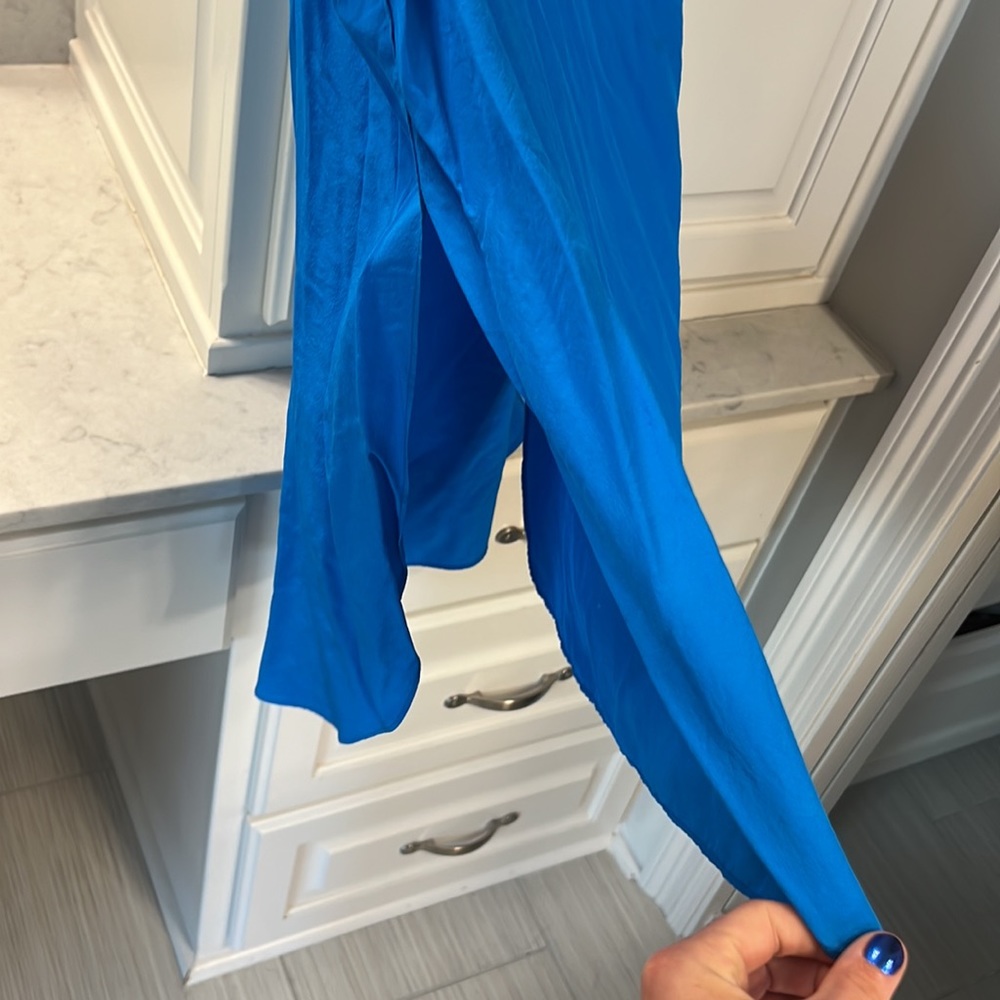 Blue silk tank - Picture 2 of 3